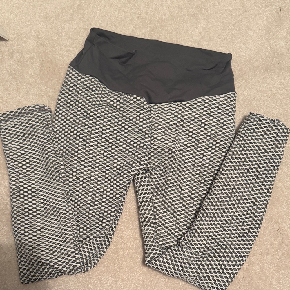 💛Flattering Gray S Patterned Leggings
